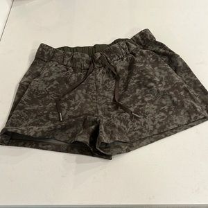 Lululemon shorts size 8